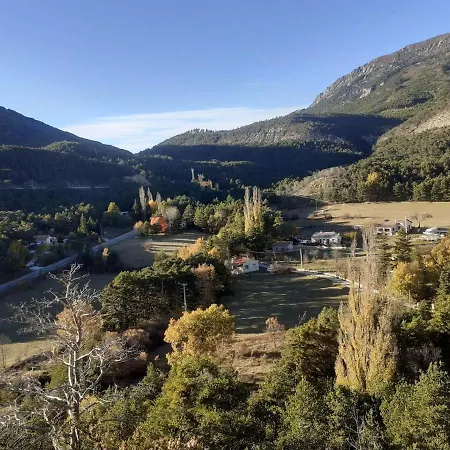 Aux Portes Des Gorges Du Verdon *